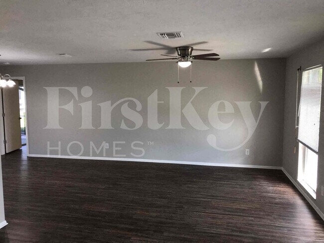 Photo - 3922 SE 2nd Ave