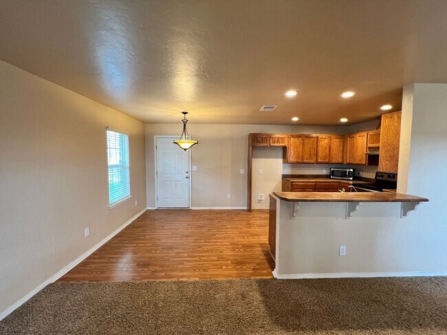 Photo - $500 OFF FIRST MONTHS RENT | Sweet Home in Hope Crossing!