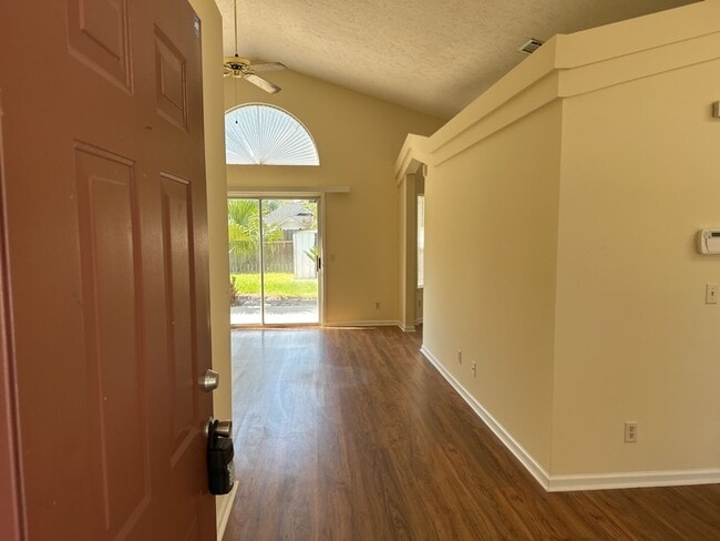 Photo - 446 Falcon Dr