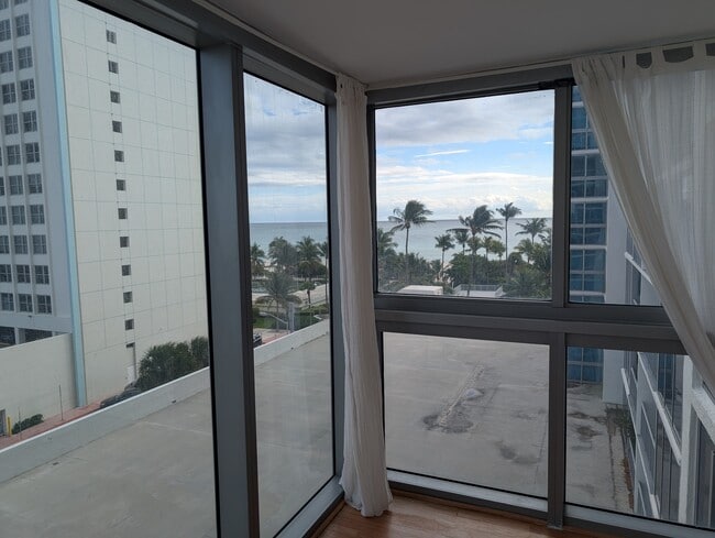 Photo - 2655 Collins Ave Unit 703