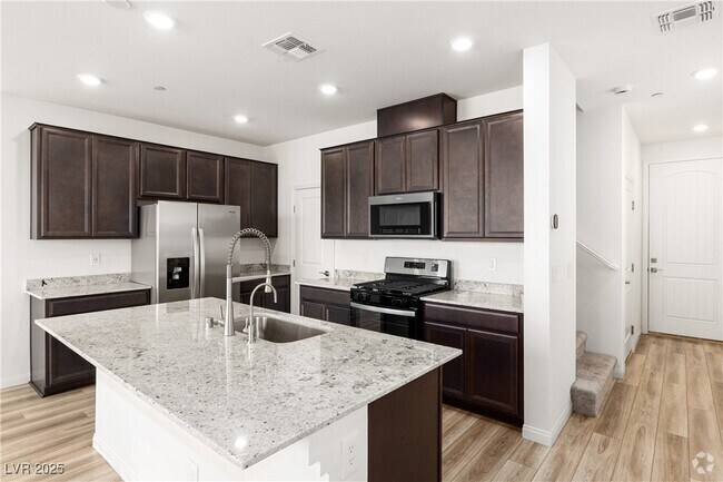 Building Photo - 2307 Teatro Ave Rental