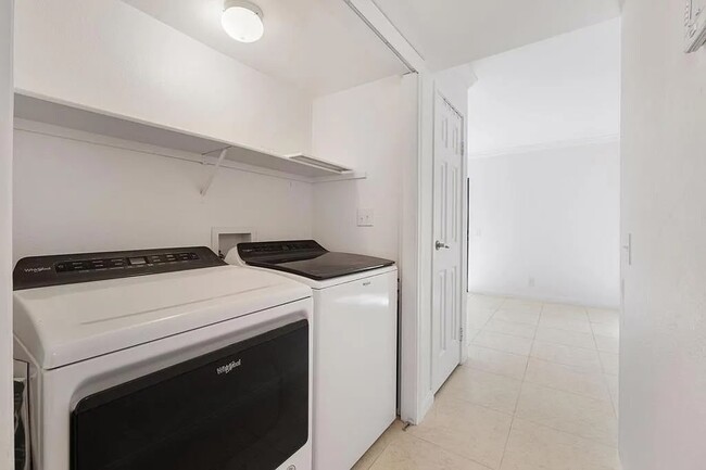 Photo - 43376 Cook St Unidad #132