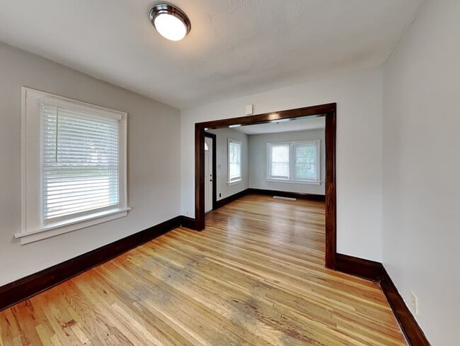 Photo - 2504 E 42nd St