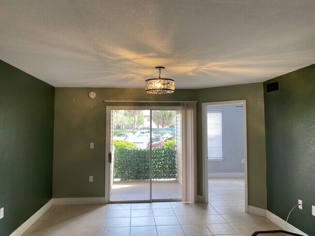 Photo - Cozy 1 Bedroom/1 Bathroom Near Millennium Mall!