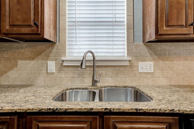 Photo - Move in Special !! $250 Off your First Full Month Rent! Beautiful Large 4BD/2BTH Home Near Tinker...