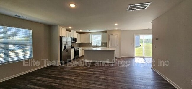 Photo - 1615 Cannonball Ln