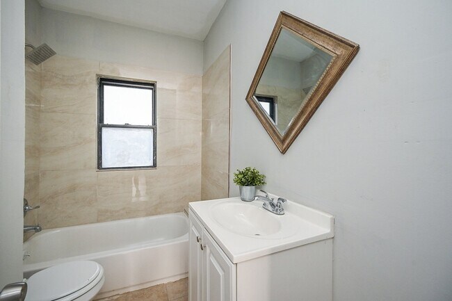 Photo - 1507 Laird St