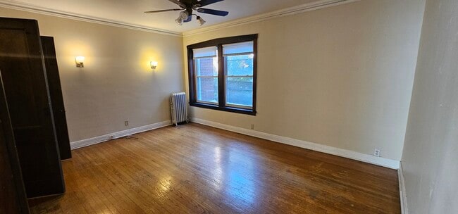 Building Photo - 4411 N Winchester Ave Unit 4404-34 Rental