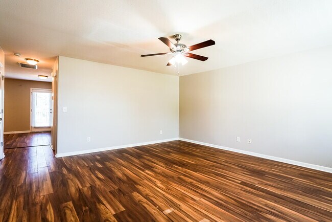 Photo - 42 Nevada Ct