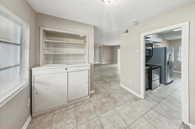 Photo - 12160 Croft Dr N