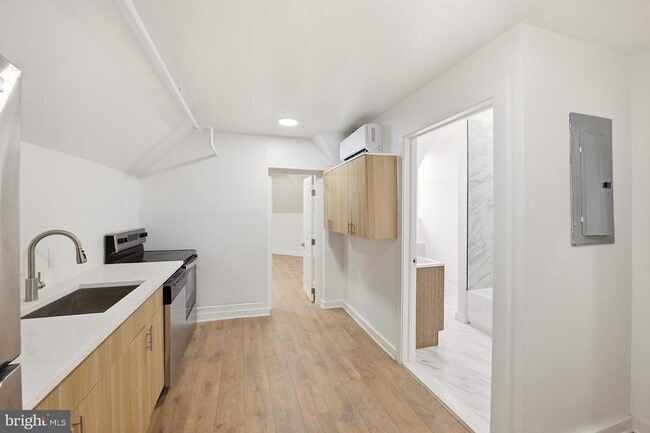 Photo - 6012 Ridge Ave Unit 8