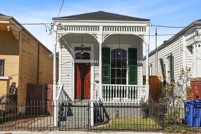 Photo - 2823 Baronne St