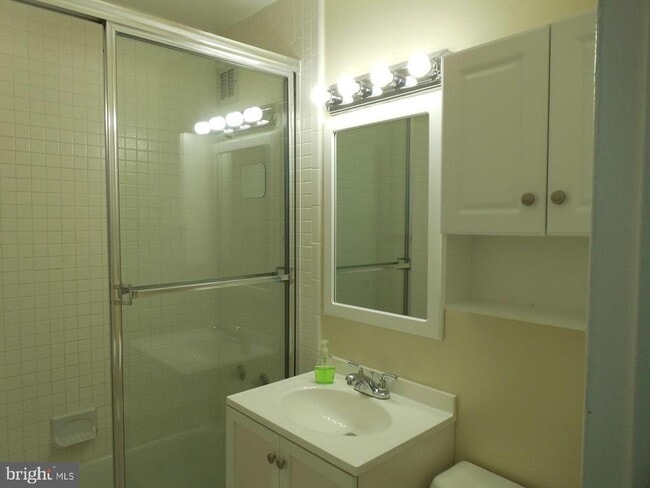 Photo - 1011 Arlington Blvd Unit 1018
