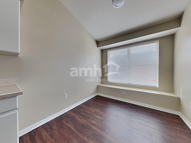 Photo - 1452 Baythorn Dr