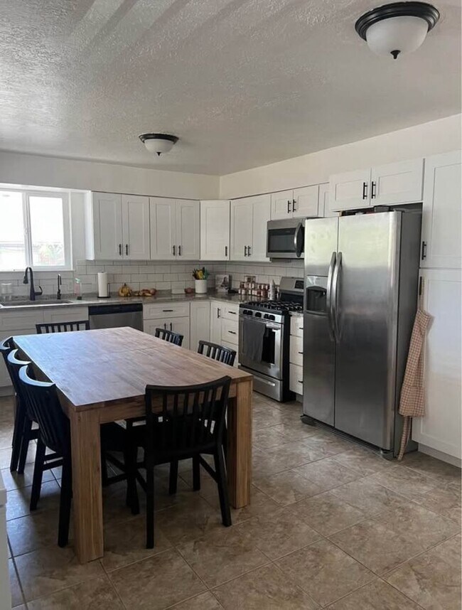 Photo - 1145 N 100 W