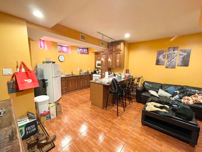 Photo - 50 Saint Germain St Unidad B