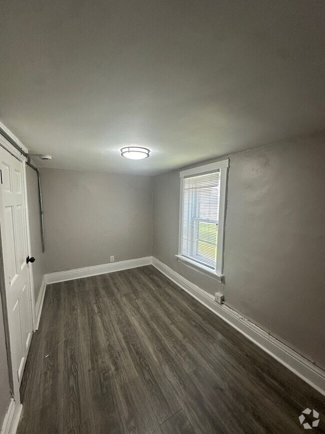 Building Photo - 1246 W 50th St Unit 3 Rental