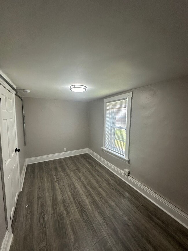 Photo - 1246 W 50th St Apartment Unit 3