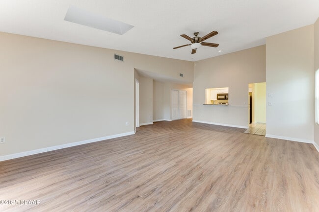 Photo - 121 Bob White Ct