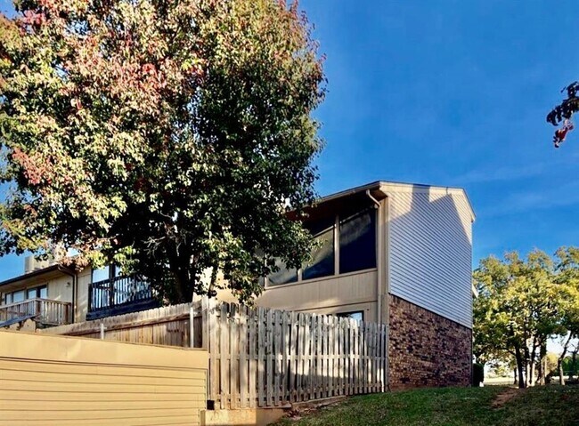 Photo - 1622 Windhill Ave