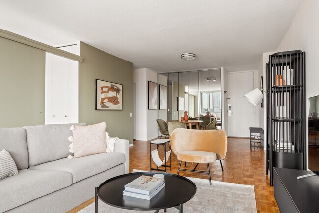 Photo - 401 E 34th St Unidad FL9-ID2115