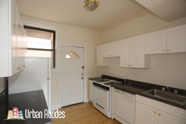 Photo - 822 W Waveland Ave Unit M00B