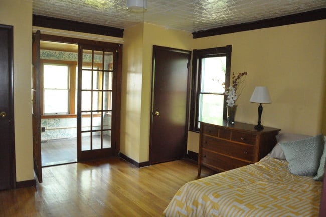 Bedroom1 view 1 - 707 N Aurora St Unit 1