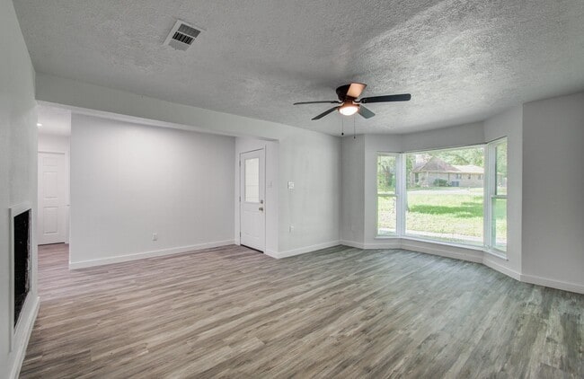 Photo - 812 Stone Mountain Dr