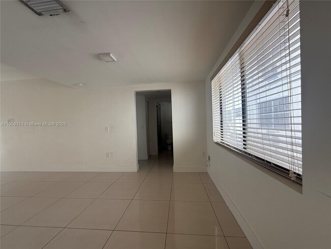 Photo - 1765 Normandy Dr Unit 3