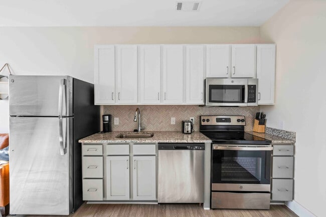 Building Photo - 1700 Pearl St Unit ID1313877P