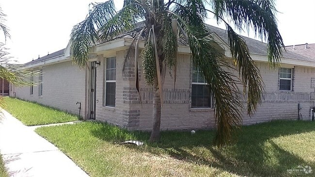 Building Photo - 1413 Nassau St Unit D Rental