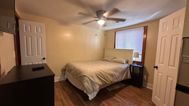 Photo - 111 Drake St