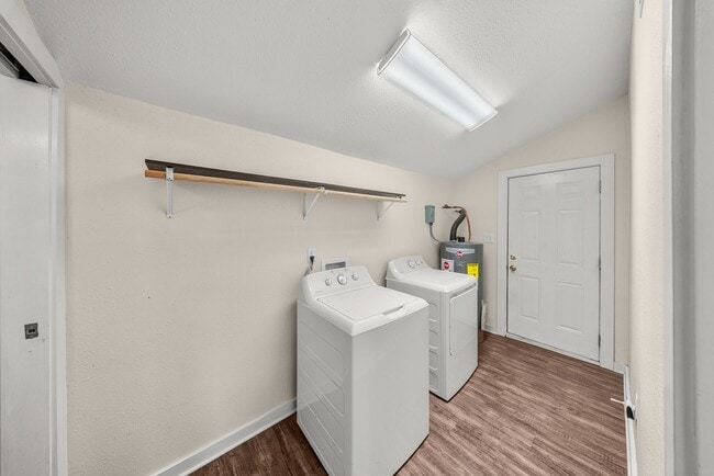 Photo - 2 Bedroom House near the Levee in Port Allen Super cute with a fenced in yard