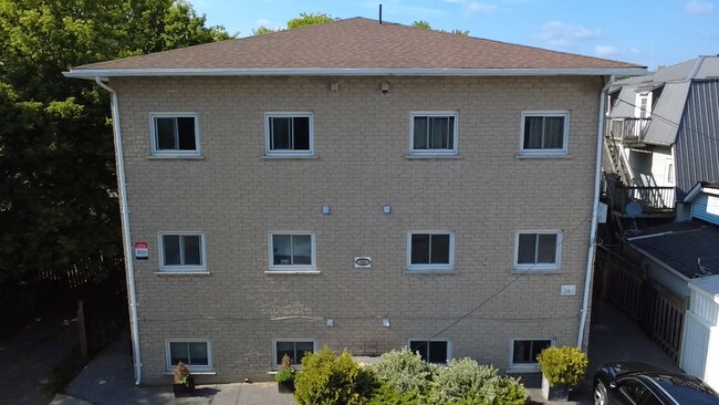 Building Photo - 261 Colborne St Unit 2