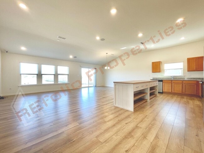 Photo - 6117 Oak Psge Dr