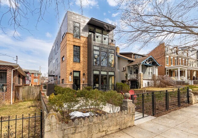 129 Varnum St NW Unit 6