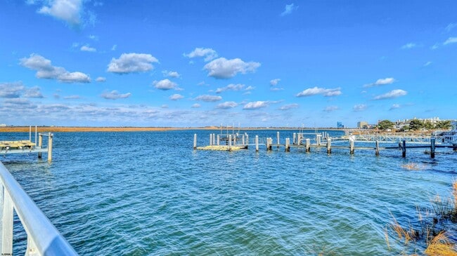 Photo - 909 N Cambridge Ave