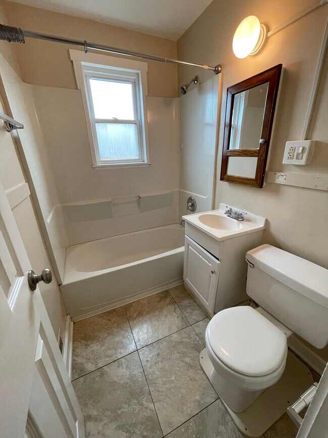 Photo - 343 Hemlock Dr