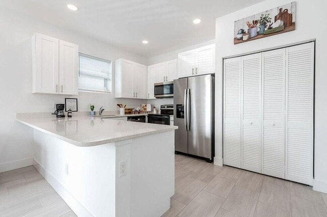 Building Photo - 2683 Hiawatha Ave