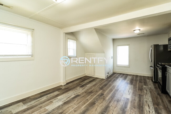 Photo - 303 E Ingle St Unit B