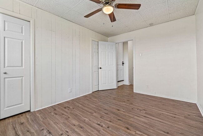 Photo - 4 bed 1 bath - all updated, central air, l...