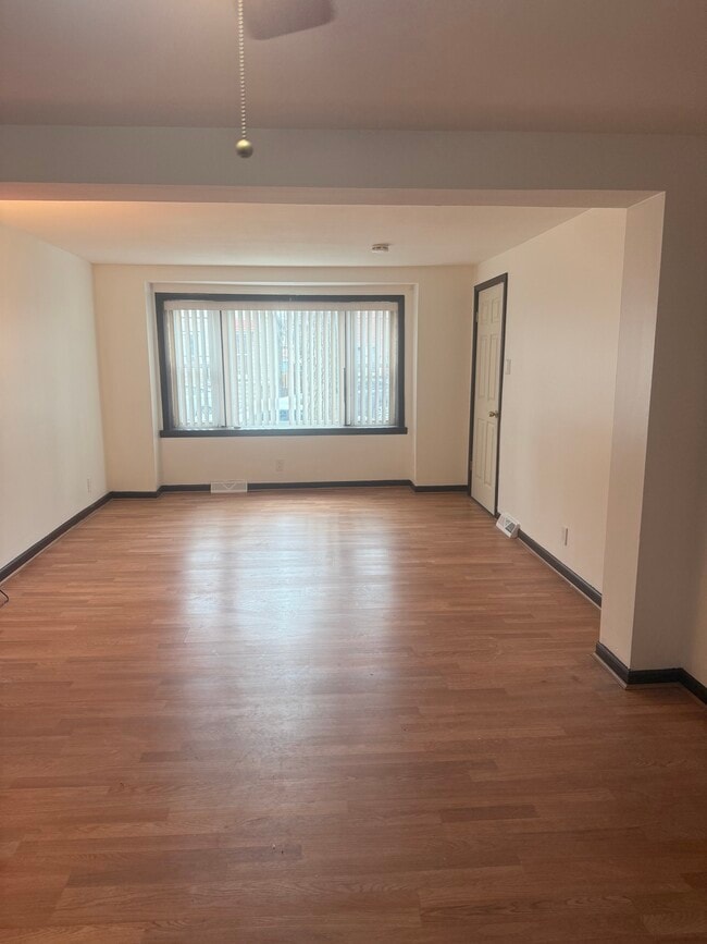 Building Photo - 3139 S Parnell Ave Unit 1