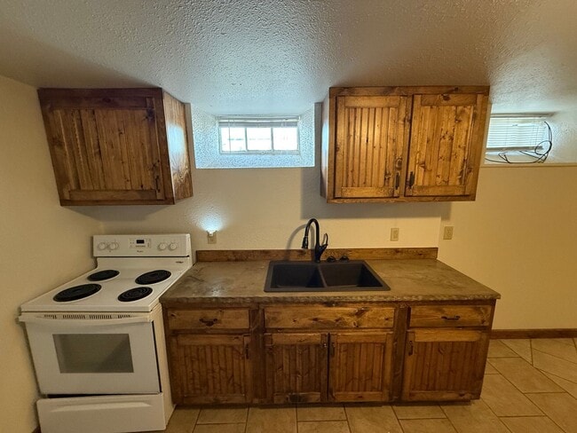 Photo - 227 W 14th St Unit Lower Level