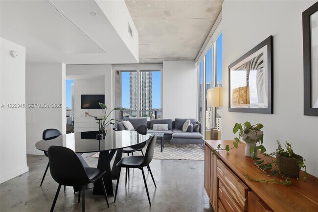 Building Photo - 151 SE 1st St Unit 1810