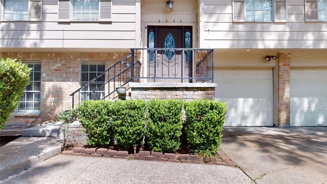 Photo - 2139 Middle Creek Dr