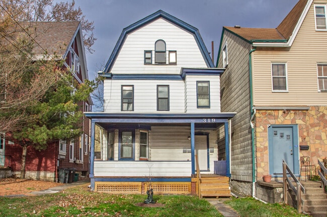 Photo - 319 Franklin Ave Unidad 1