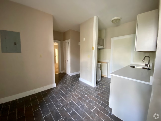 Building Photo - 20 Alton Pl Rental