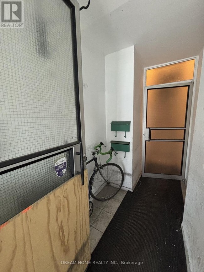 Photo - 400 Parliament St