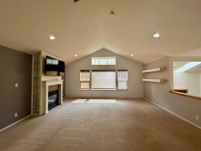Photo - 14 Yearling Pl