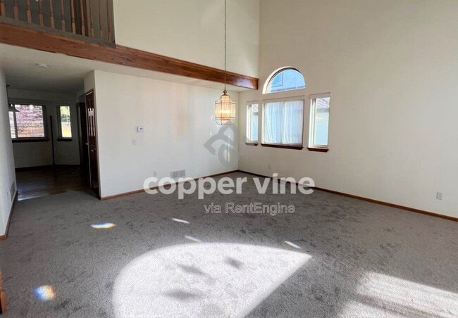 Photo - 8535 Oak Way